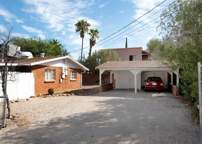 Close Proximity To Uofa, Pet-friendly, Workspace! Tucson