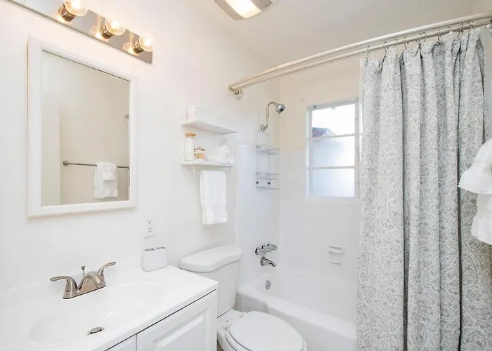 Close Proximity To Uofa, Pet-friendly, Workspace! * Tucson